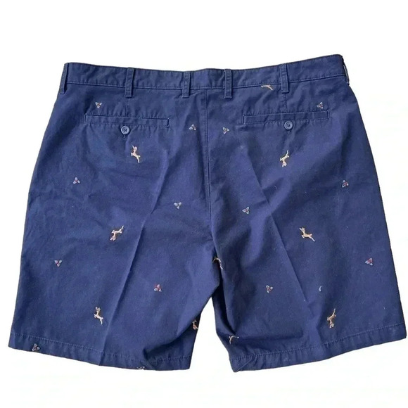 Charleston Threads Men’s Holiday Christmas Embroidered Shorts - Picture 2 of 7